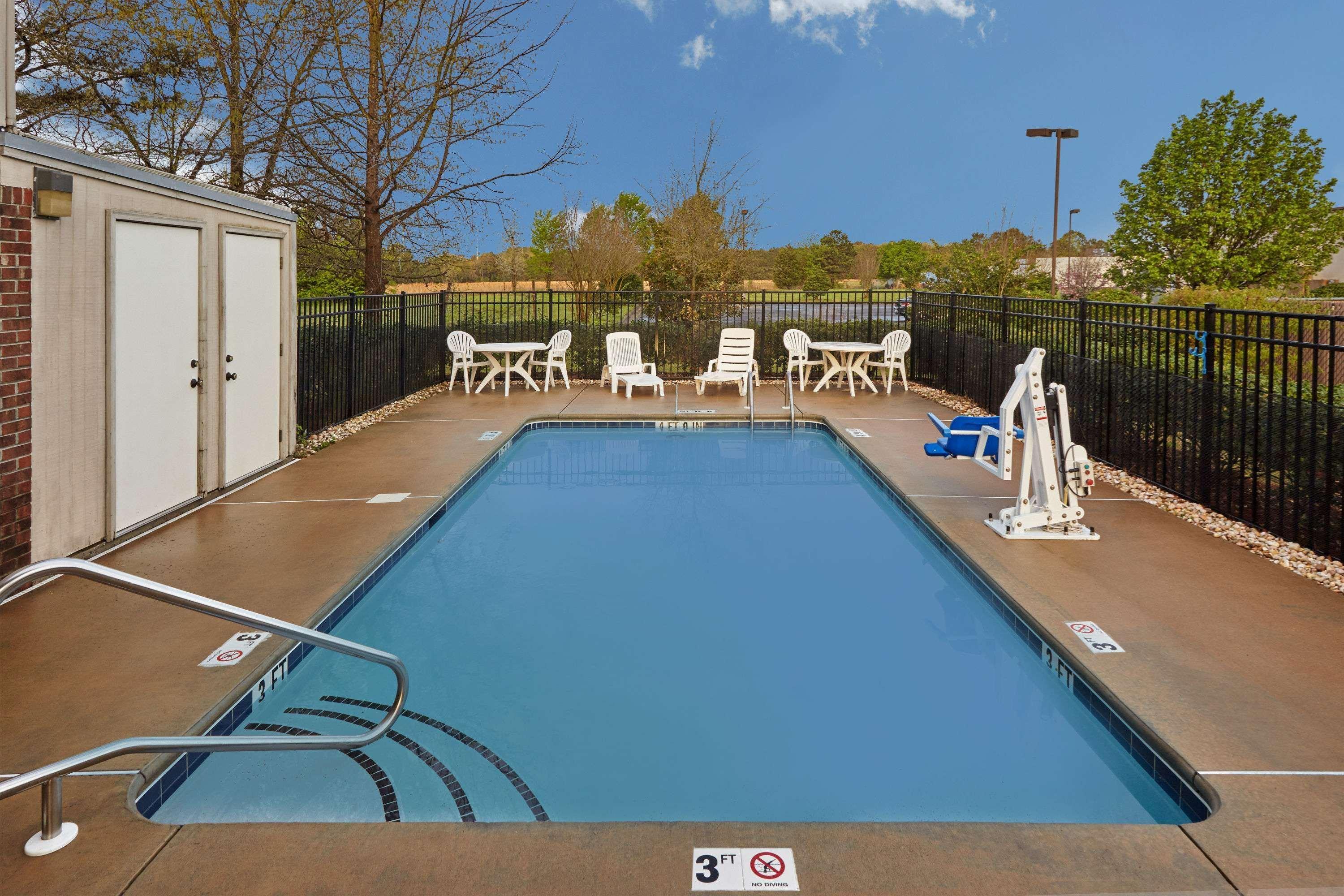 Super 8 By Wyndham Greenville Exterior photo