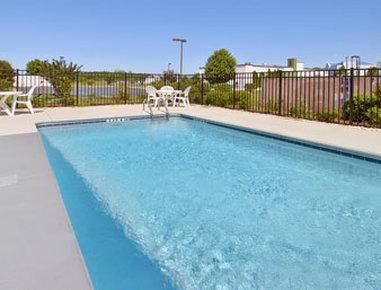 Super 8 By Wyndham Greenville Exterior photo