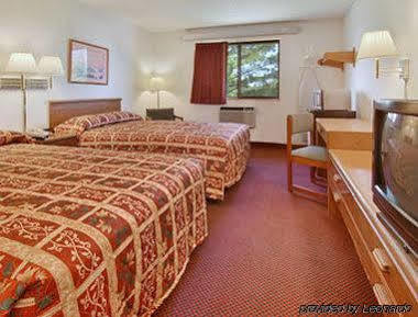 Super 8 By Wyndham Greenville Exterior photo
